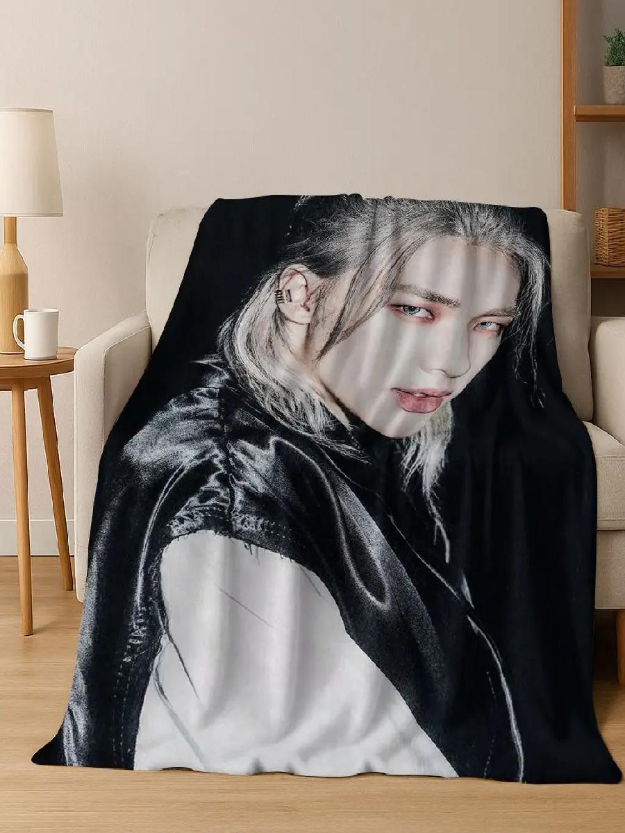 D Hyunjin Solo KPOP Flannel Th - огляд і ціна Home Office Cozy